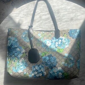 Gucci Reversible Tote Blooms GG Print Leather Large